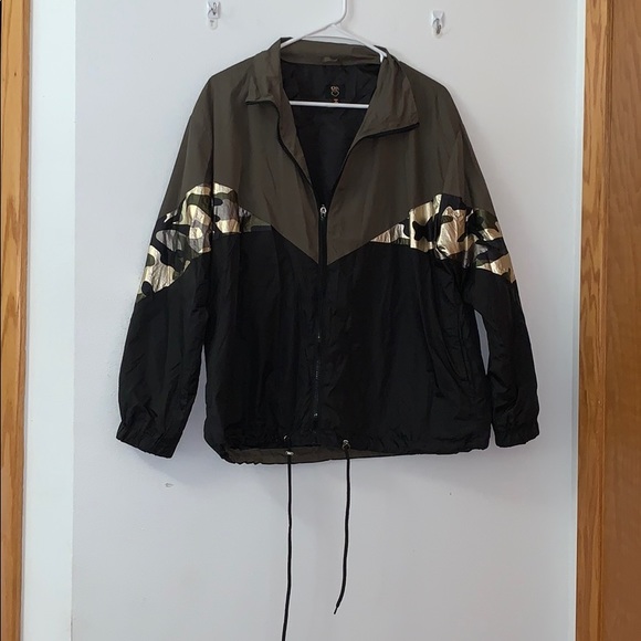 12th Tribe Jackets & Blazers - 12th army green windbreaker size M